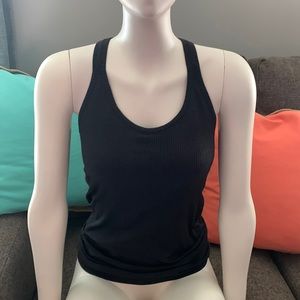 Lululemon racerback tank with shelf bra size 6